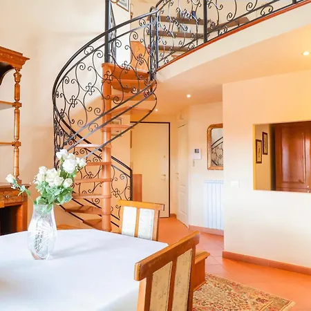 Prestige Near The Centre - With Balcony, Wi-fi Lägenhet *