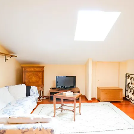 Prestige Near The Centre - With Balcony, Wi-fi