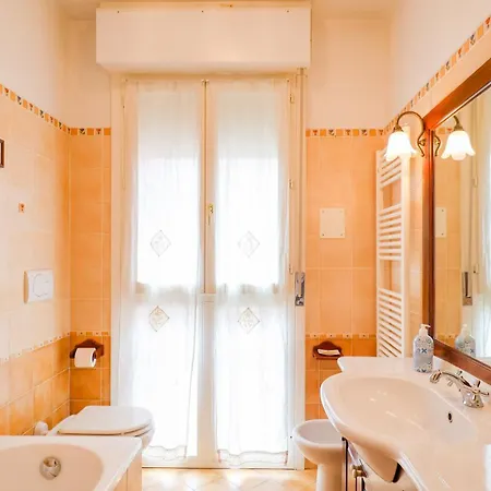 Prestige Near The Centre - With Balcony, Wi-fi Pistoia