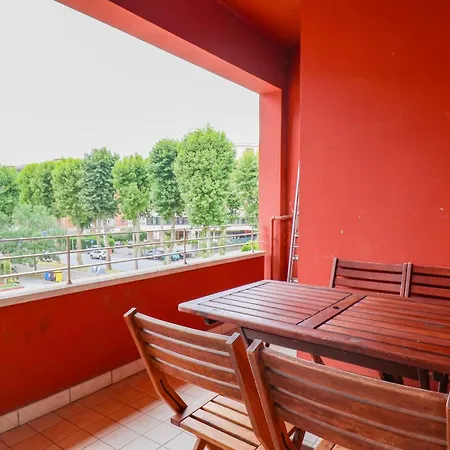 Prestige Near The Centre - With Balcony, Wi-fi