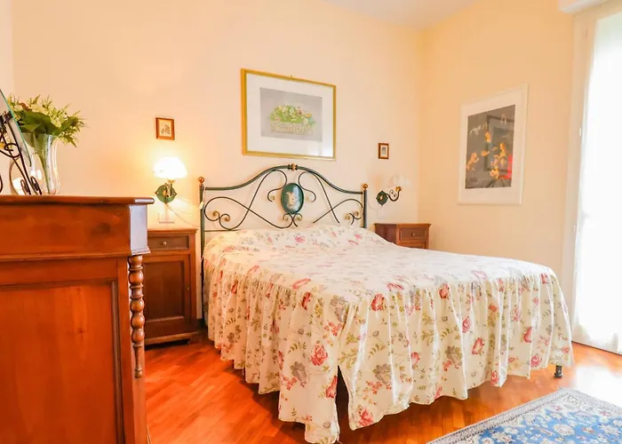 Апартаменты Prestige Near The Centre - With Balcony, Wi-fi