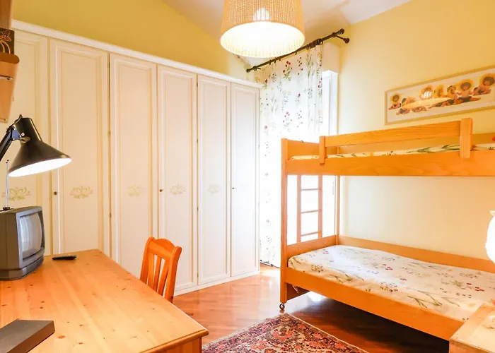 Prestige Near The Centre - With Balcony, Wi-fi