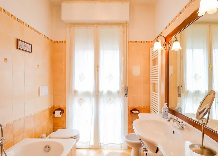 Prestige Near The Centre - With Balcony, Wi-fi Пистойя