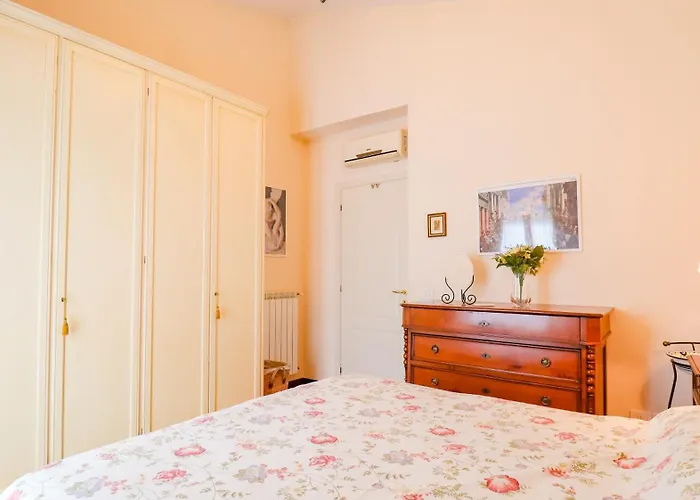 Prestige Near The Centre - With Balcony, Wi-fi *