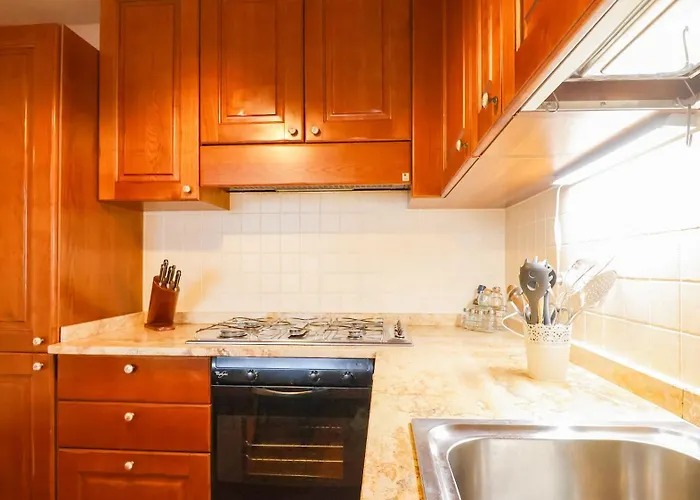 Апартаменты Prestige Near The Centre - With Balcony, Wi-fi *