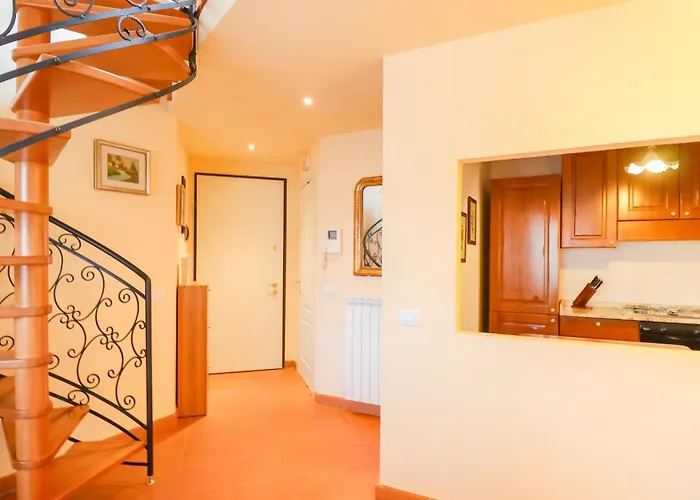 Prestige Near The Centre - With Balcony, Wi-fi
